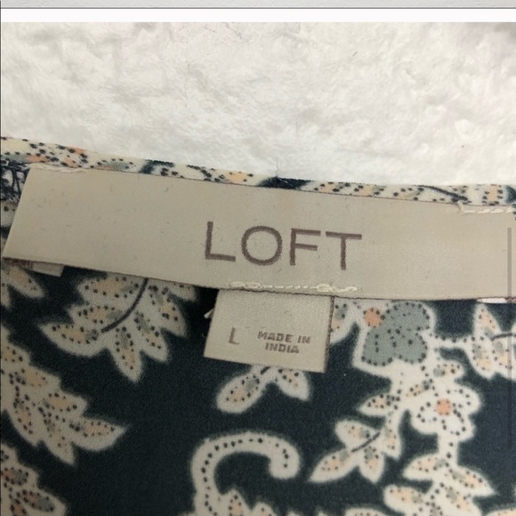 Beautiful scoop neck Long sleeve Loft blouse sz L - Picture 3 of 9